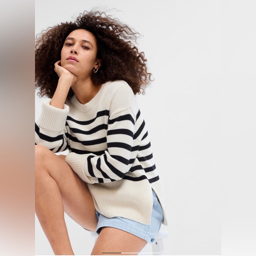 COPY - Gap Factory 24/7 Split-Hem Crewneck Sweater